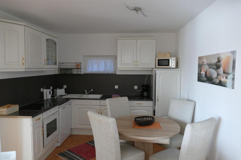 Aktiv-Ferienwohnung "Snow & Bike"- Zentral zwischen Winterberg und Willingen room 6